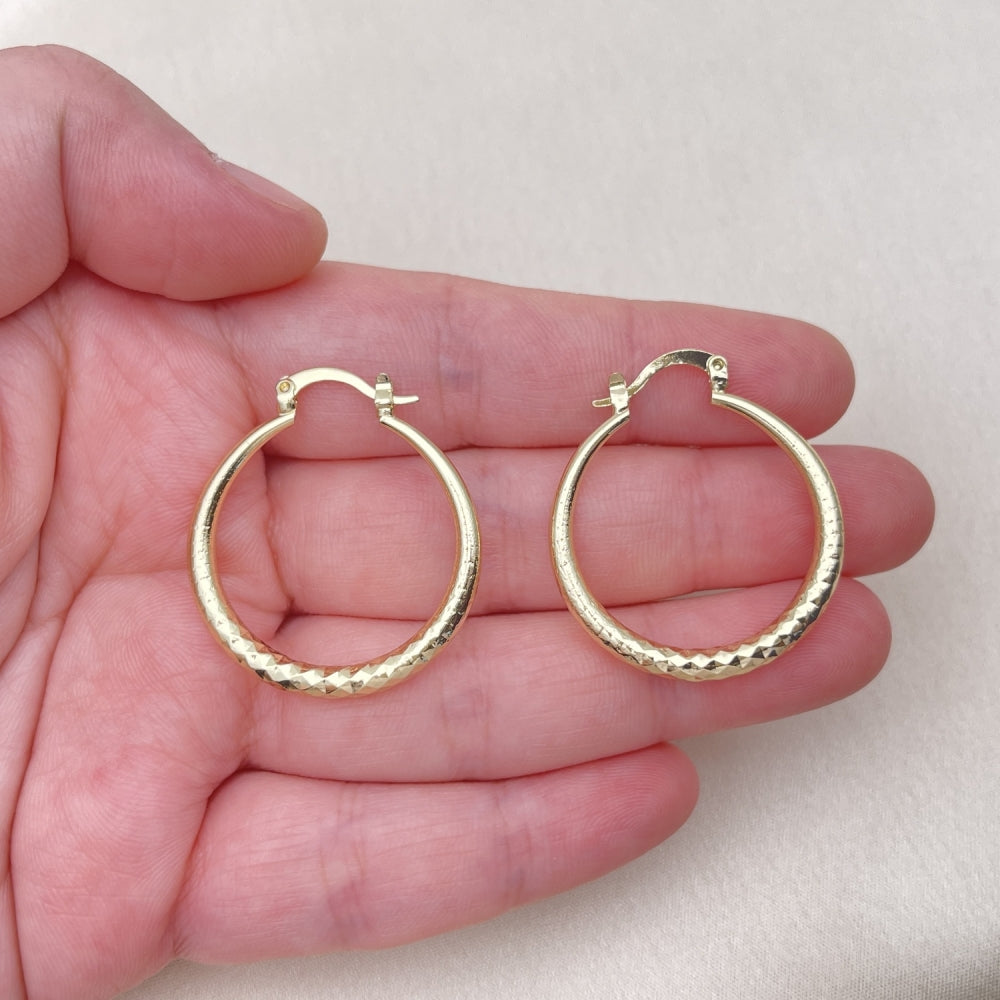 Oro Laminado Medium Hoop, Gold Filled Style Hollow Design, Diamond Cutting Finish, Golden Finish