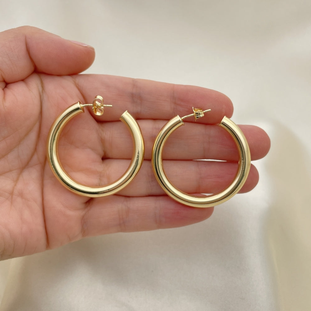 Oro Laminado Stud Earring, Gold Filled Style Hollow Design, Polished, Golden Finish