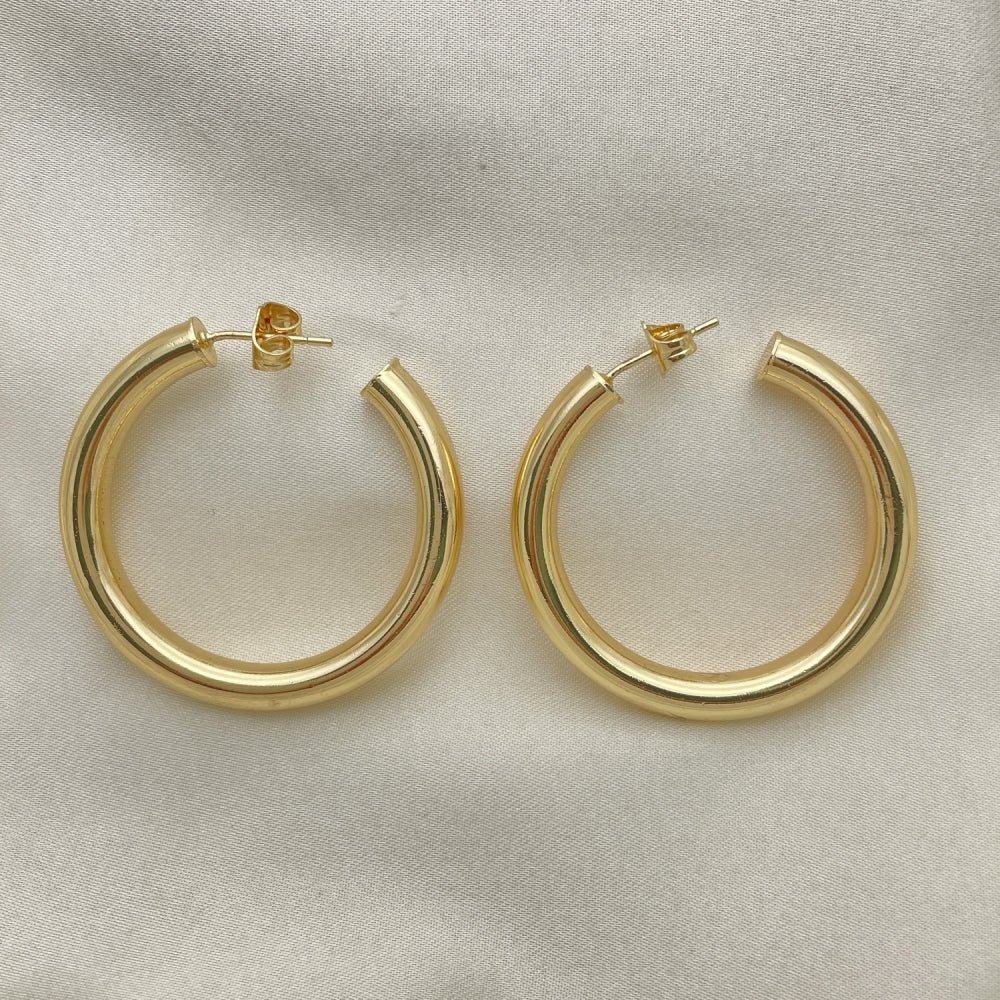 Oro Laminado Stud Earring, Gold Filled Style Hollow Design, Polished, Golden Finish