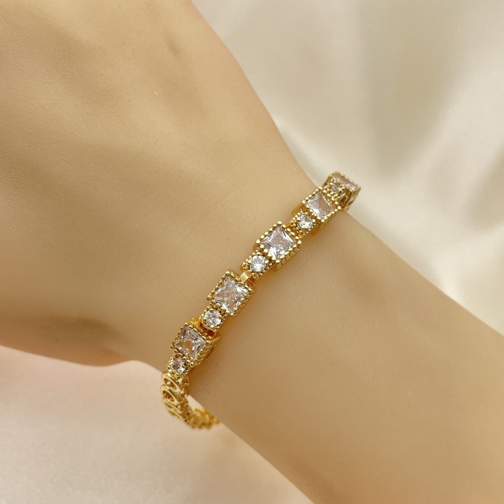 Oro Laminado Fancy Bracelet, Gold Filled Style with White Cubic Zirconia, Polished, Golden Finish