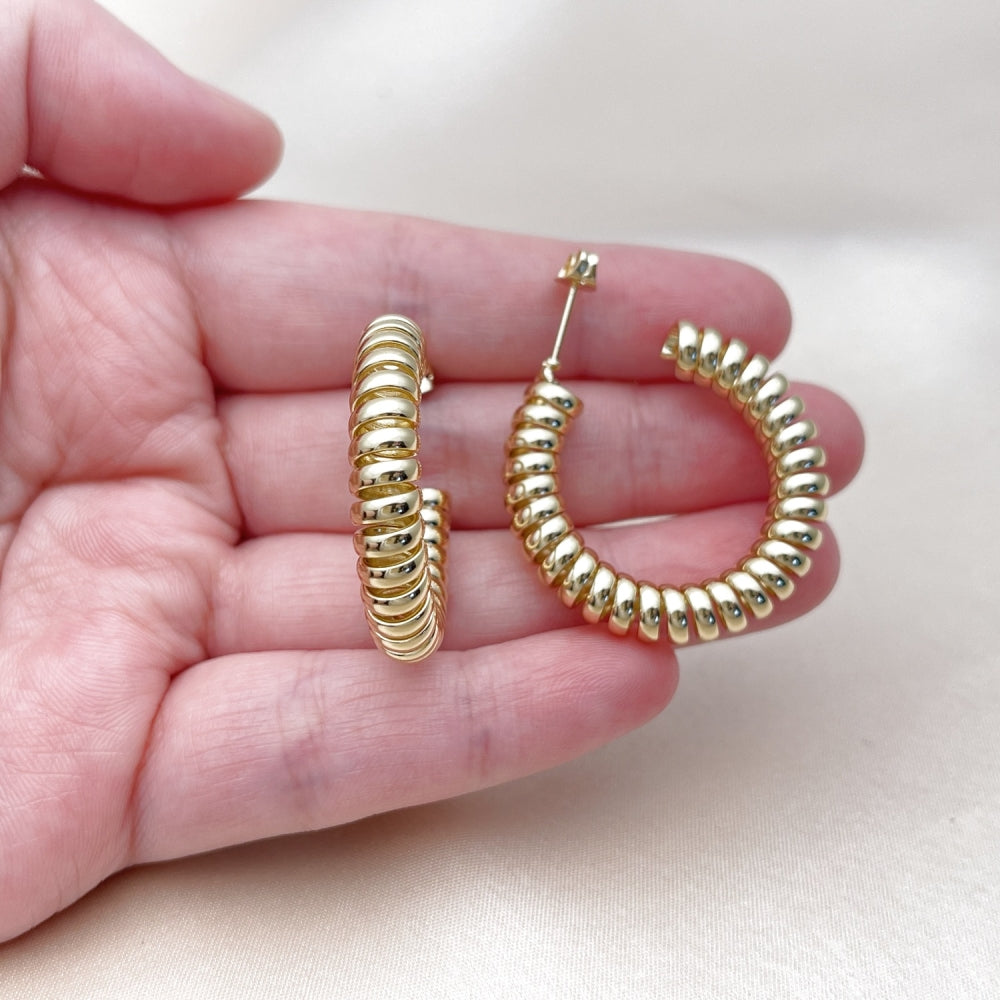 Oro Laminado Stud Earring, Gold Filled Style Spiral Design, Polished, Golden Finish
