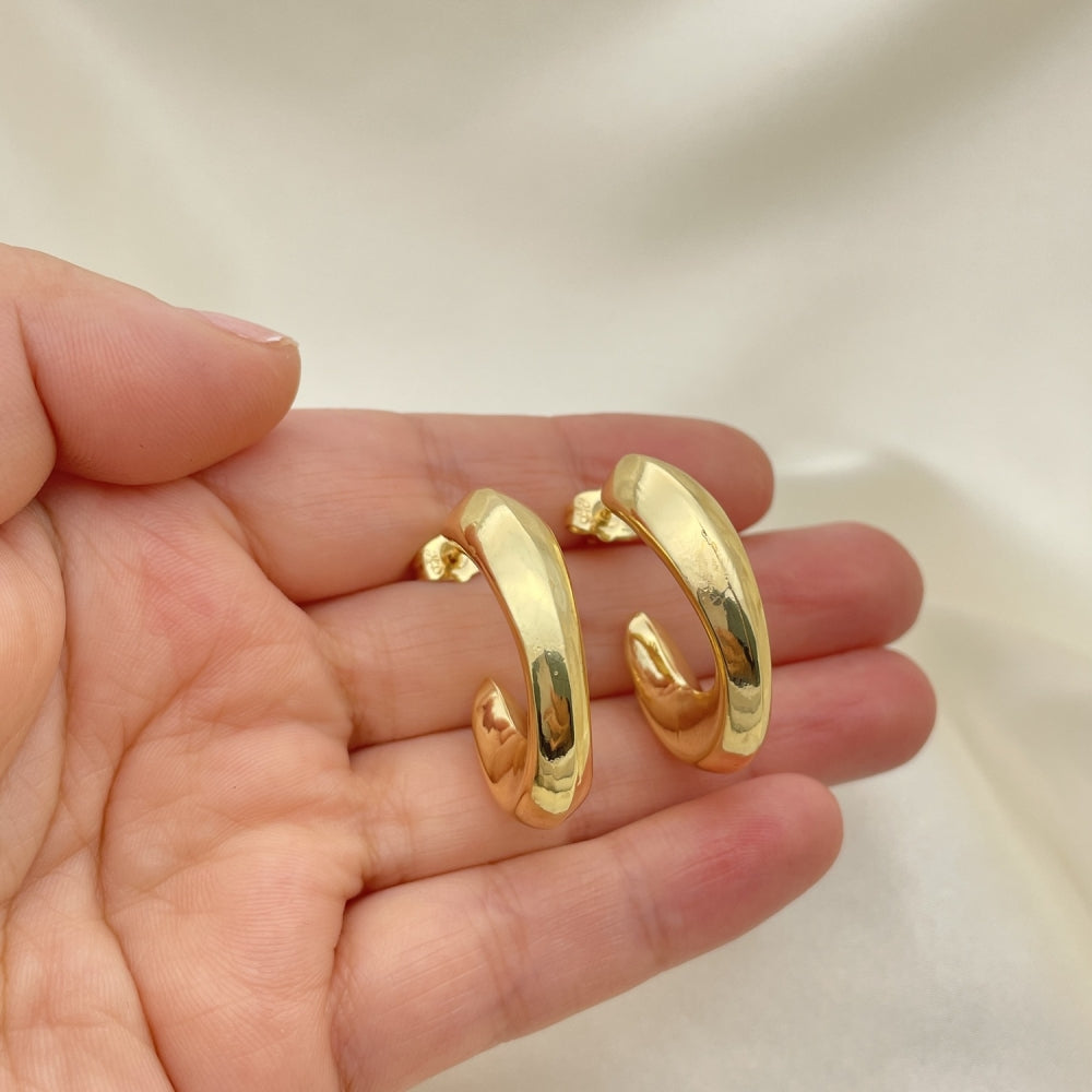 Oro Laminado Stud Earring, Gold Filled Style Hollow Design, Polished, Golden Finish
