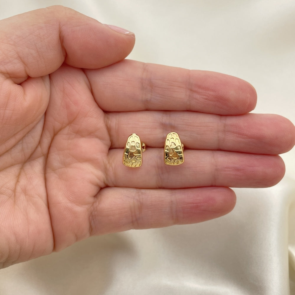 Oro Laminado Stud Earring, Gold Filled Style Polished, Golden Finish