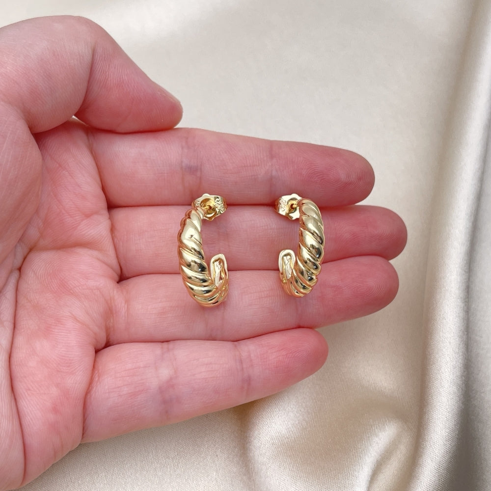 Oro Laminado Small Hoop, Gold Filled Style Diamond Cutting Finish, Golden Finish