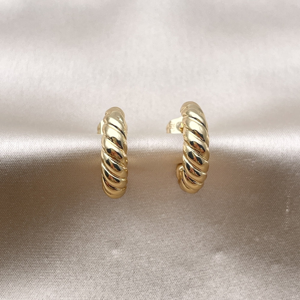 Oro Laminado Small Hoop, Gold Filled Style Diamond Cutting Finish, Golden Finish