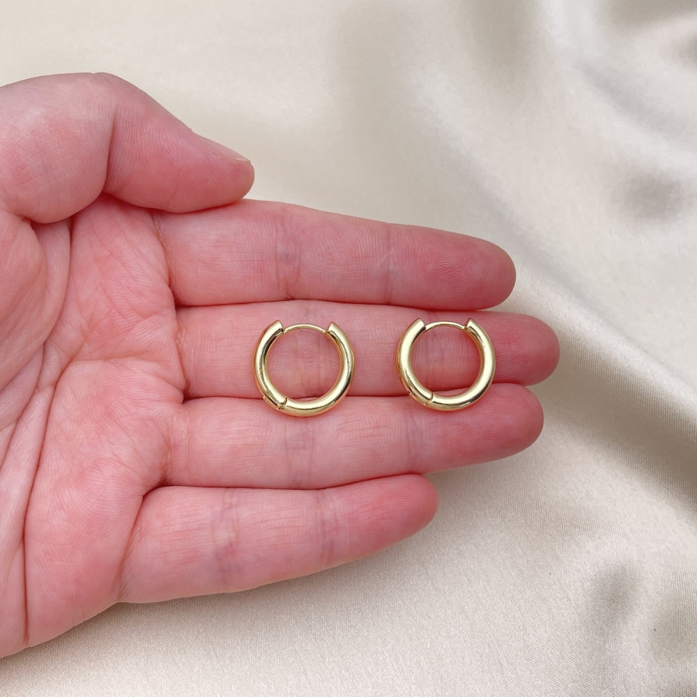 Oro Laminado Huggie Hoop, Gold Filled Style Polished, Golden Finish