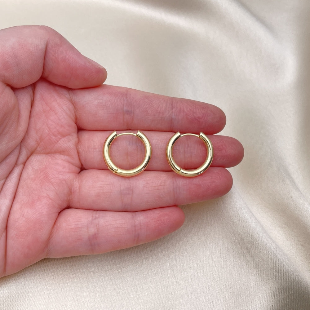 Oro Laminado Huggie Hoop, Gold Filled Style Polished, Golden Finish