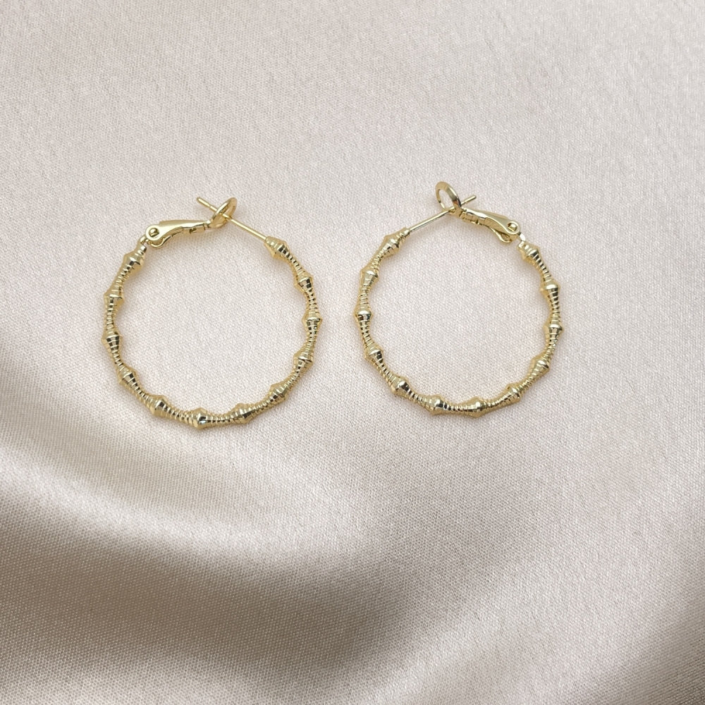 Oro Laminado Medium Hoop, Gold Filled Style Bamboo Design, Diamond Cutting Finish, Golden Finish