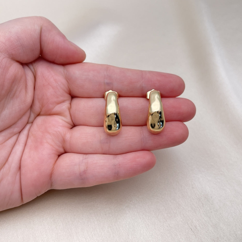Oro Laminado Stud Earring, Gold Filled Style Polished, Golden Finish