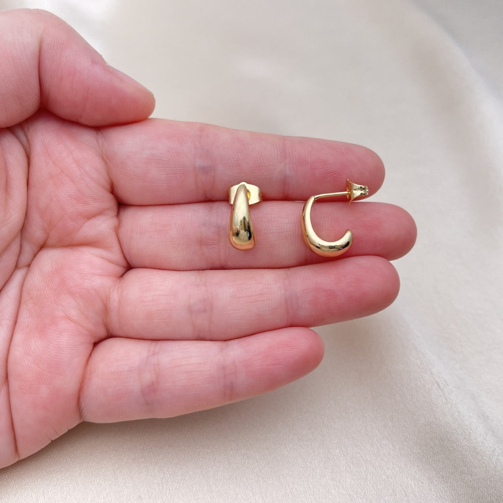 Oro Laminado Stud Earring, Gold Filled Style Polished, Golden Finish