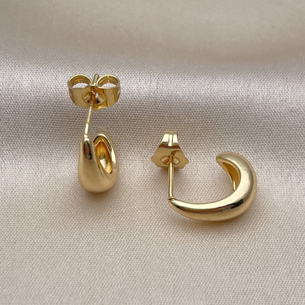 Oro Laminado Stud Earring, Gold Filled Style Polished, Golden Finish
