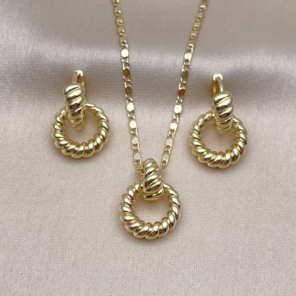 Oro Laminado Necklace and Earring, Gold Filled Style Twist Design, Polished, Golden Finish