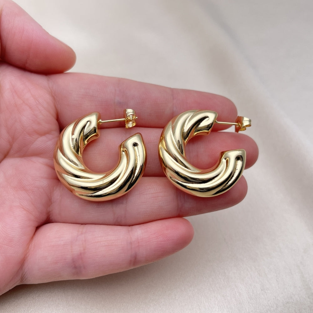 Oro Laminado Medium Hoop, Gold Filled Style Hollow and Twist Design, Polished, Golden Finish