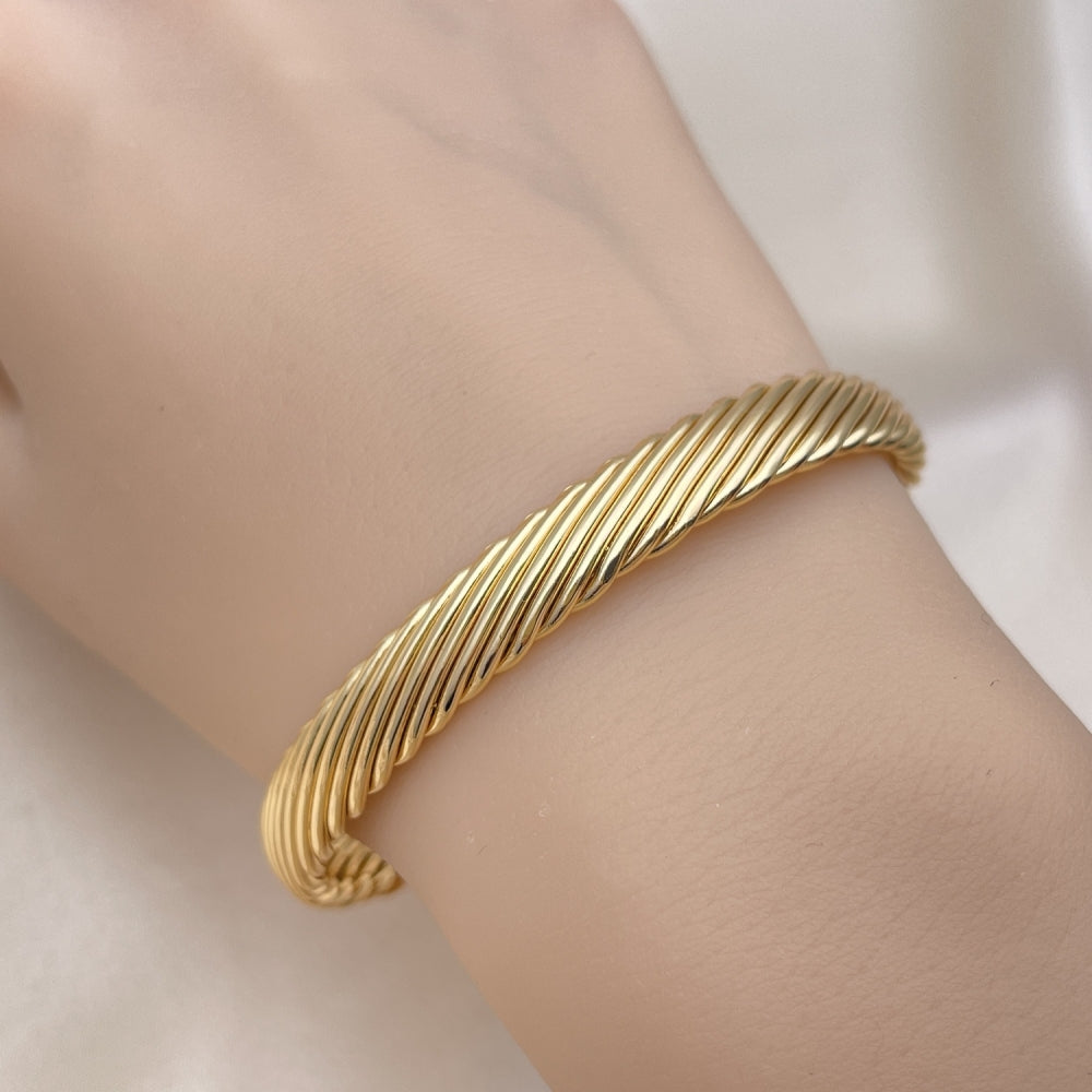 Oro Laminado Individual Bangle, Gold Filled Style Twist Design, Polished, Golden Finish