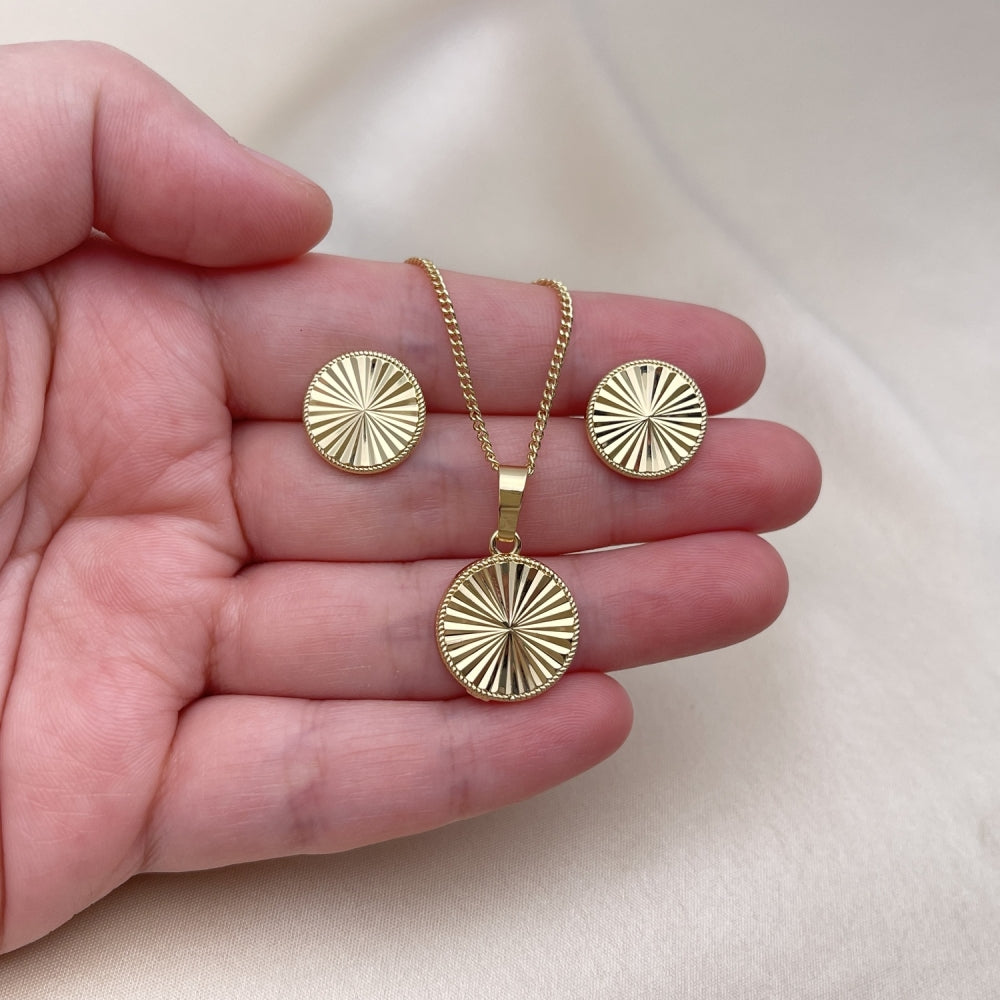 Oro Laminado Earring and Pendant Adult Set, Gold Filled Style Diamond Cutting Finish, Golden Finish