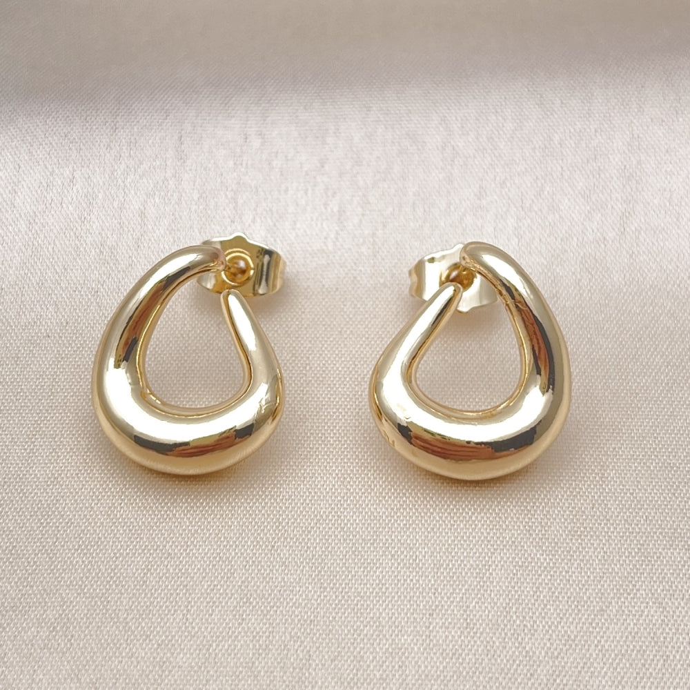 Oro Laminado Stud Earring, Gold Filled Style Teardrop Design, Polished, Golden Finish