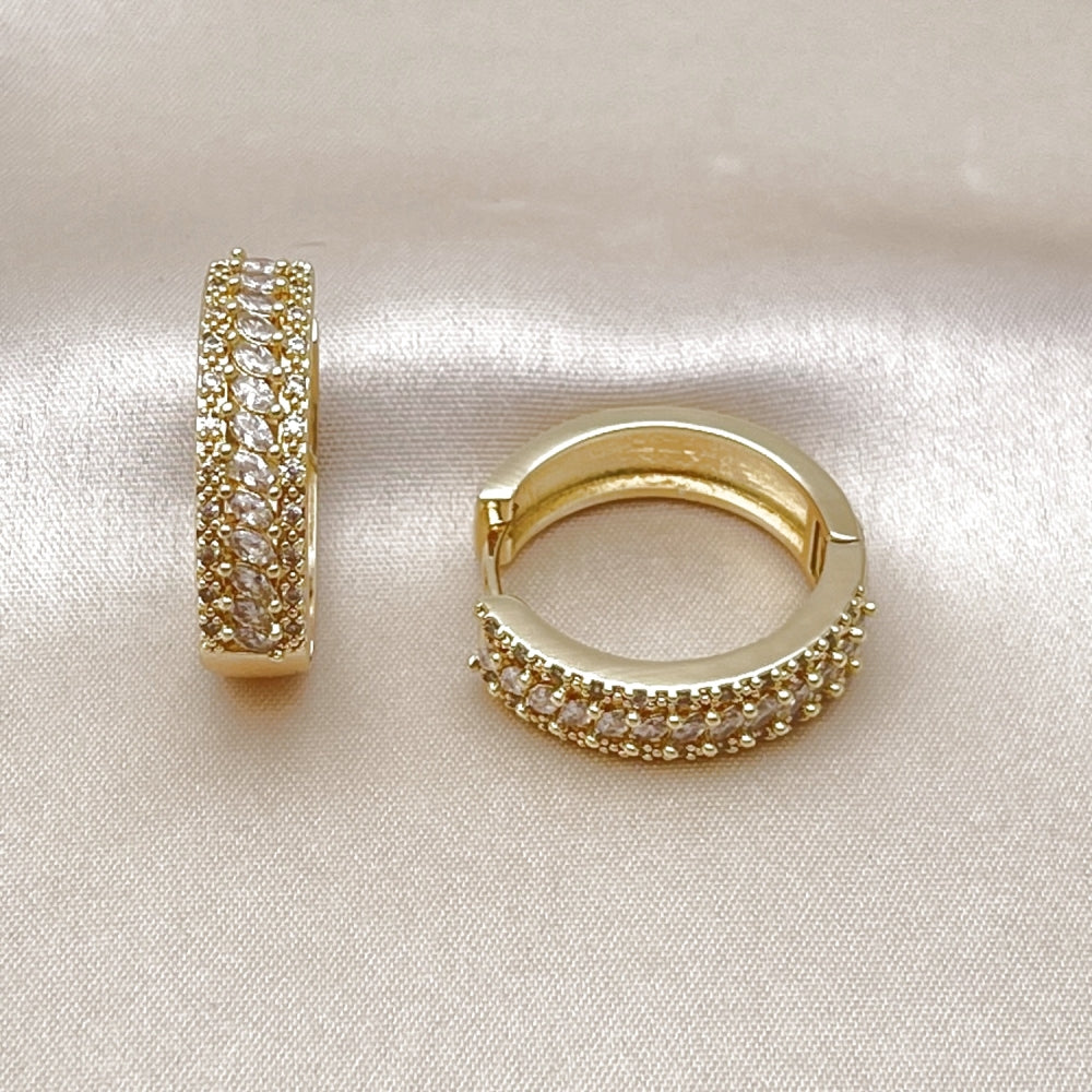 Oro Laminado Huggie Hoop, Gold Filled Style Cluster Design, with White Cubic Zirconia, Polished, Golden Finish