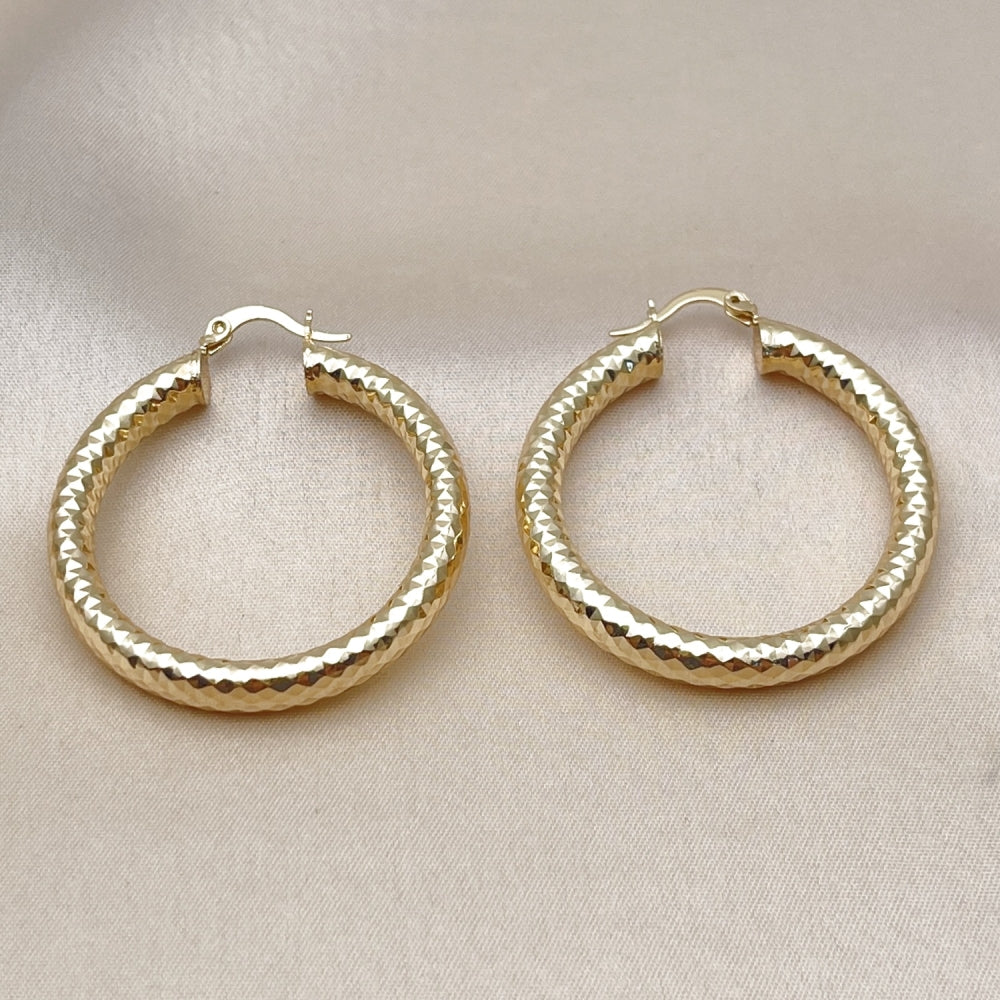 Oro Laminado Medium Hoop, Gold Filled Style Hollow Design, Diamond Cutting Finish, Golden Finish