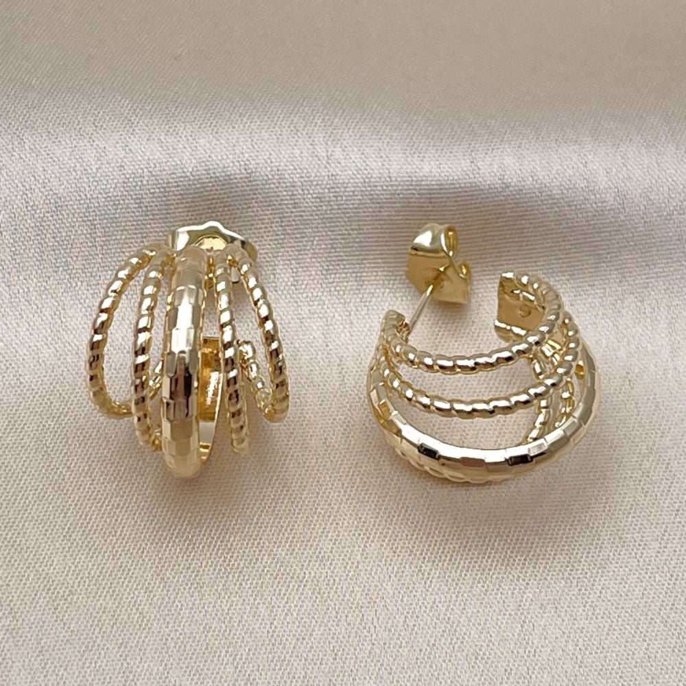 Oro Laminado Small Hoop, Gold Filled Style Twist Design, Diamond Cutting Finish, Golden Finish