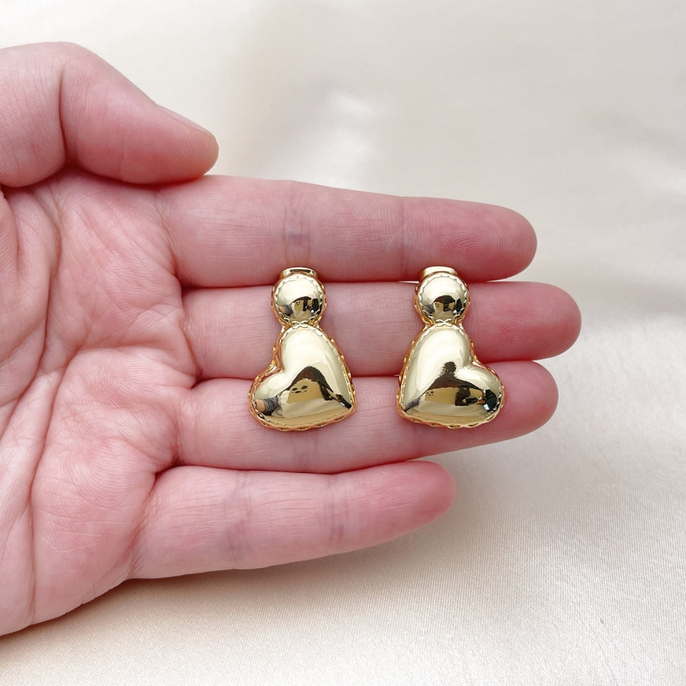 Oro Laminado Stud Earring, Gold Filled Style Heart Design, Polished, Golden Finish