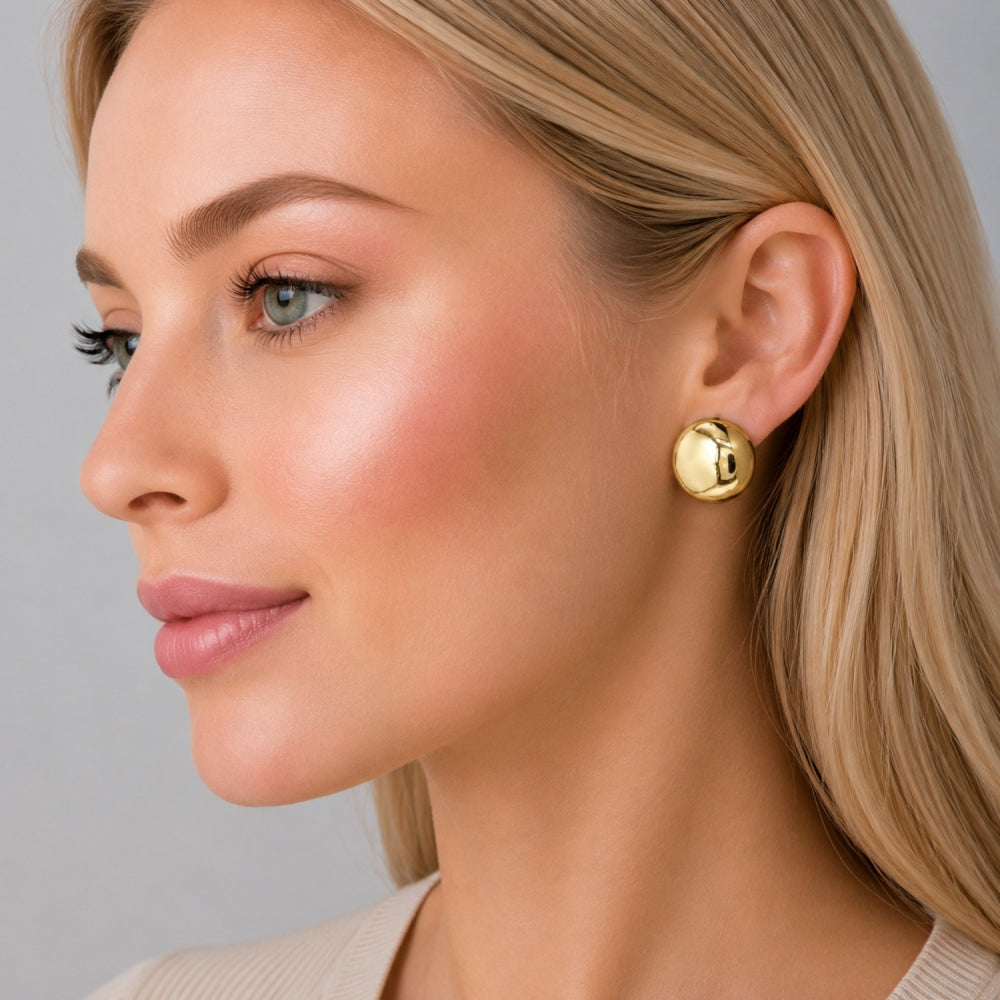 Oro Laminado Stud Earring, Gold Filled Style Polished, Golden Finish