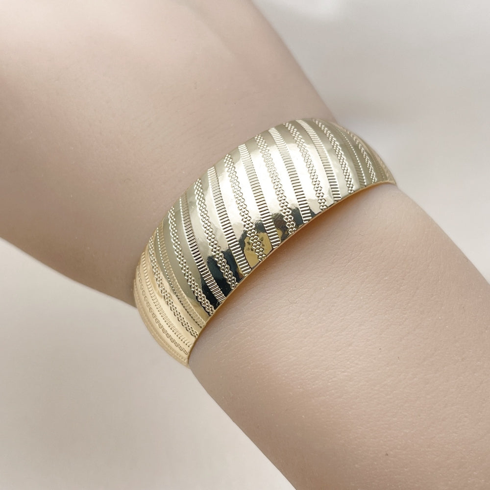 Oro Laminado Individual Bangle, Gold Filled Style Polished, Golden Finish