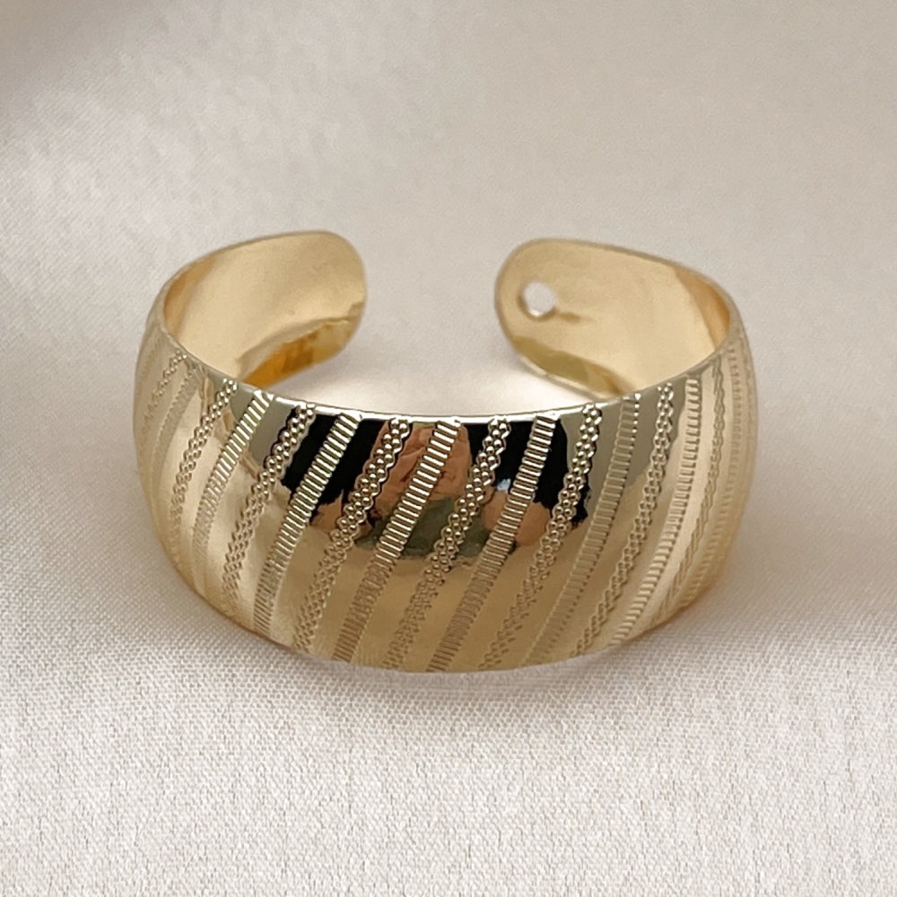 Oro Laminado Individual Bangle, Gold Filled Style Polished, Golden Finish