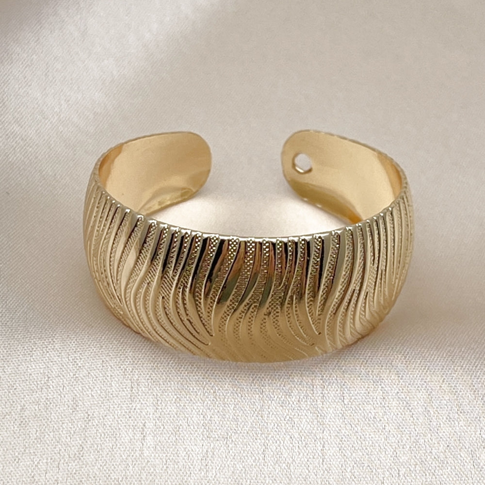 Oro Laminado Individual Bangle, Gold Filled Style Polished, Golden Finish