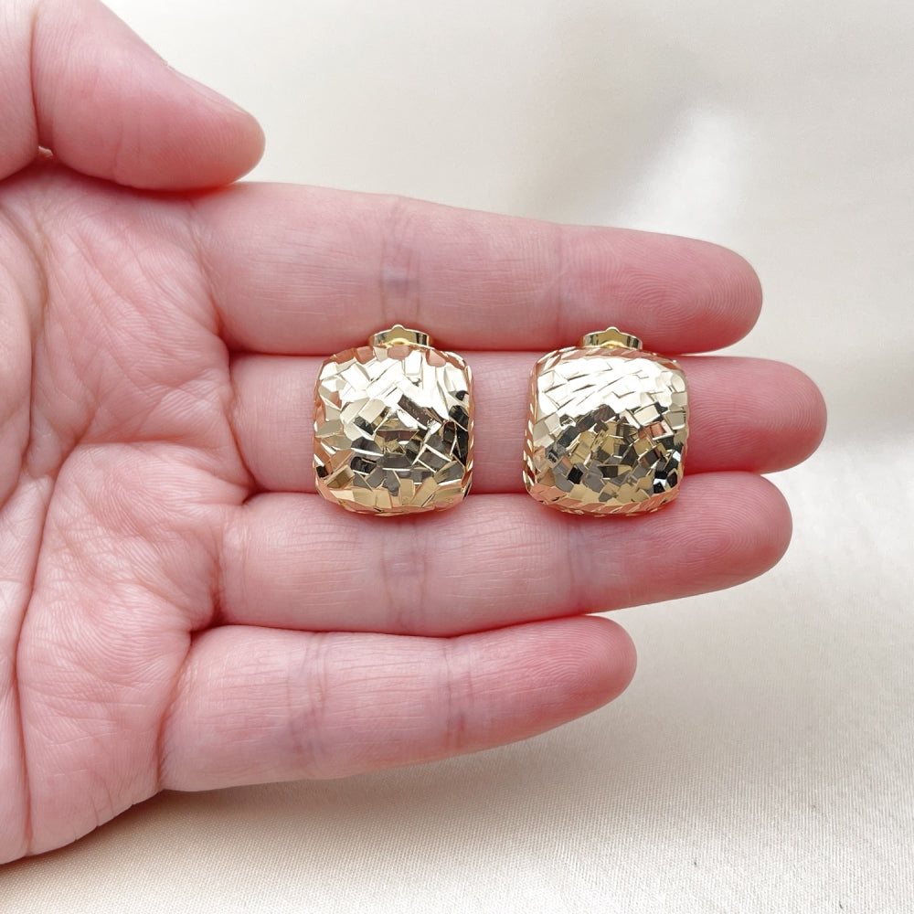 Oro Laminado Stud Earring, Gold Filled Style Diamond Cutting Finish, Golden Finish