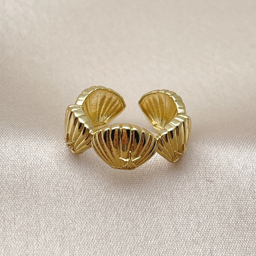 Oro Laminado Elegant Ring, Gold Filled Style Shell and Star Design, Polished, Golden Finish