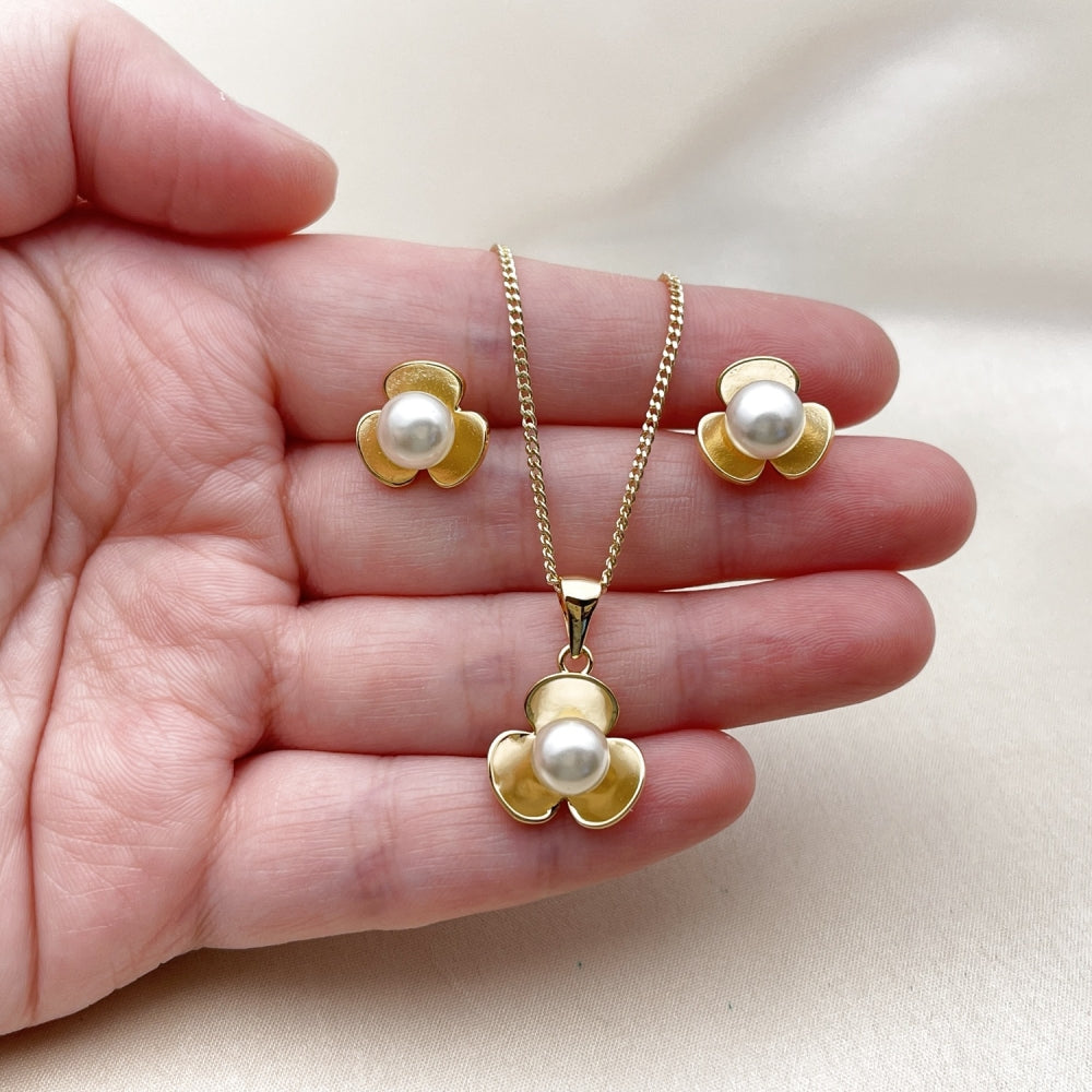 Oro Laminado Earring and Pendant Adult Set, Gold Filled Style Flower Design, with Ivory Pearl, Polished, Golden Finish