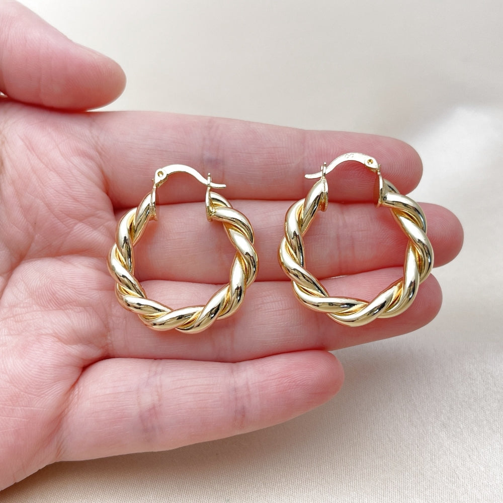 Oro Laminado Medium Hoop, Gold Filled Style Twist and Hollow Design, Polished, Golden Finish