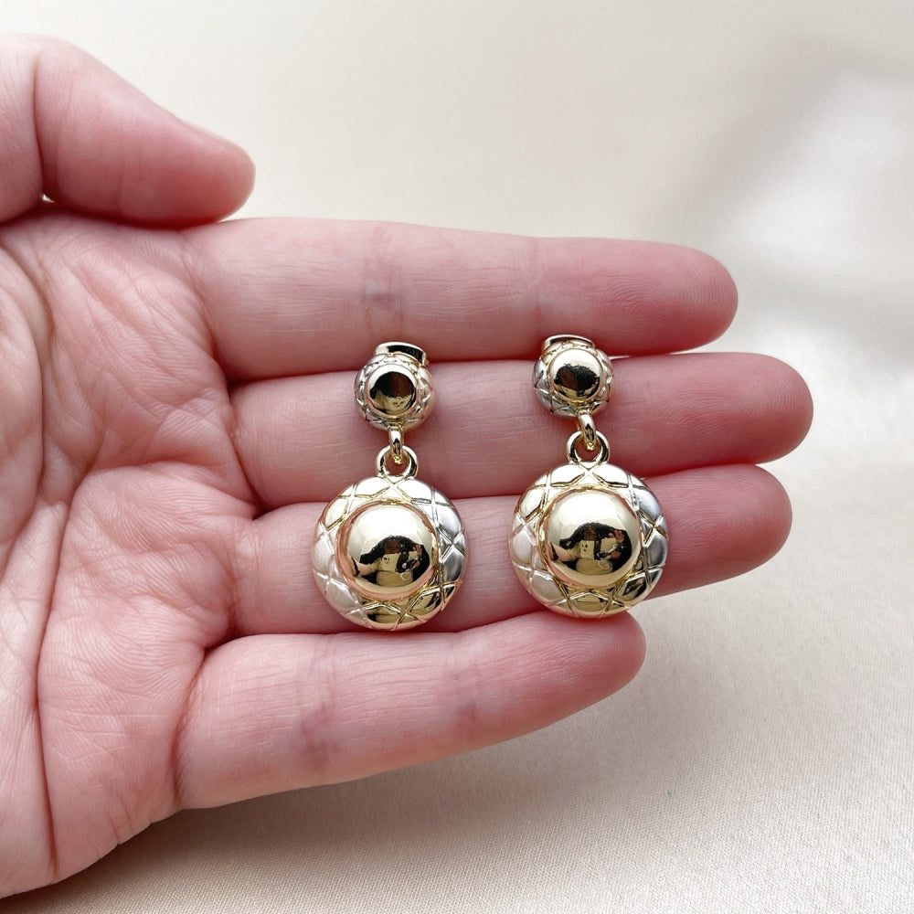 Oro Laminado Stud Earring, Gold Filled Style Diamond Cutting Finish, Tricolor