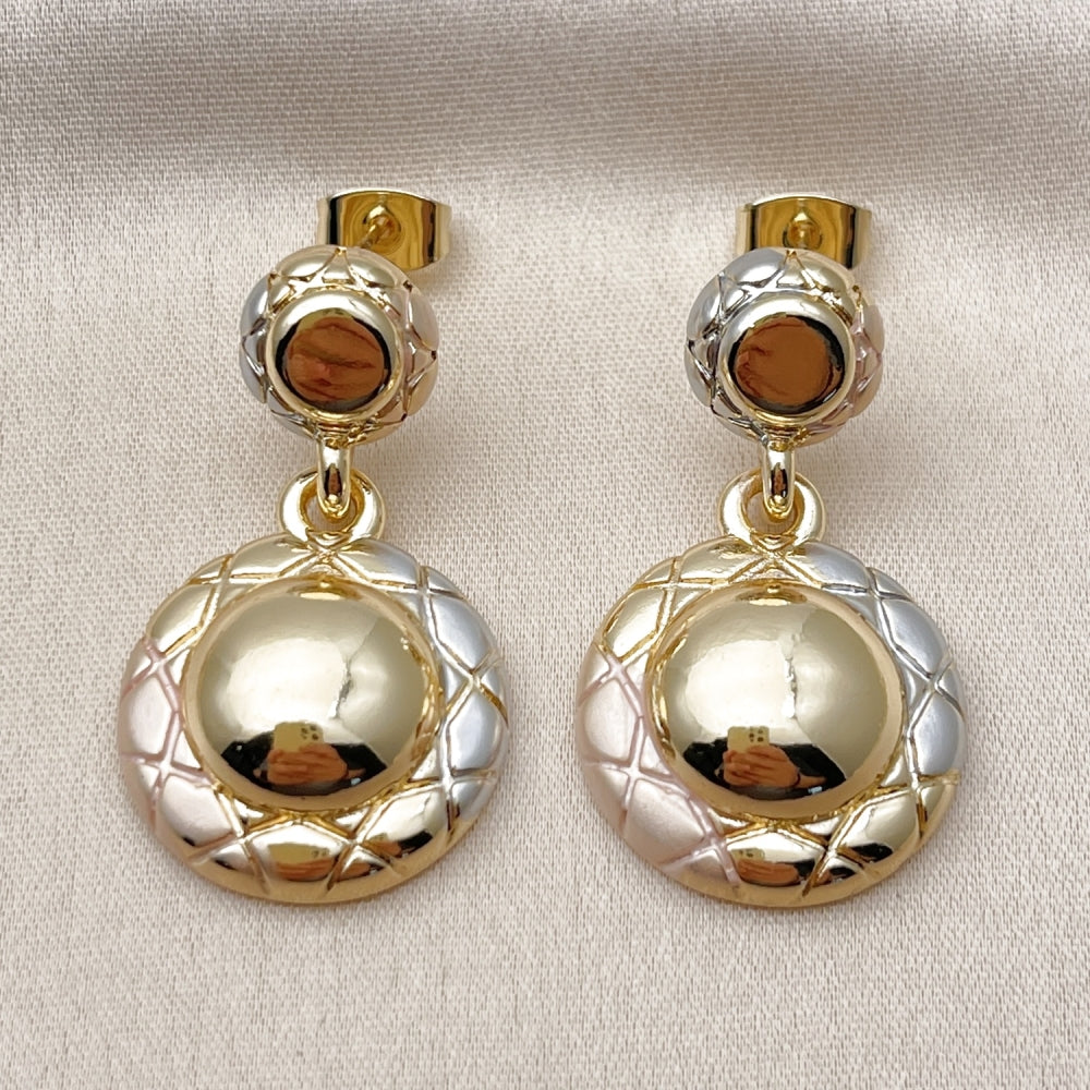 Oro Laminado Stud Earring, Gold Filled Style Diamond Cutting Finish, Tricolor