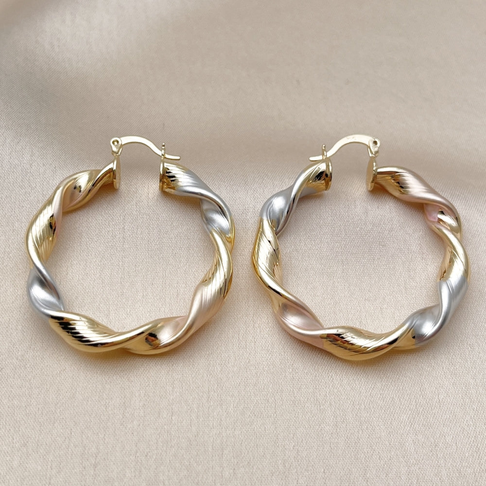 Oro Laminado Medium Hoop, Gold Filled Style Twist and Hollow Design, Diamond Cutting Finish, Tricolor