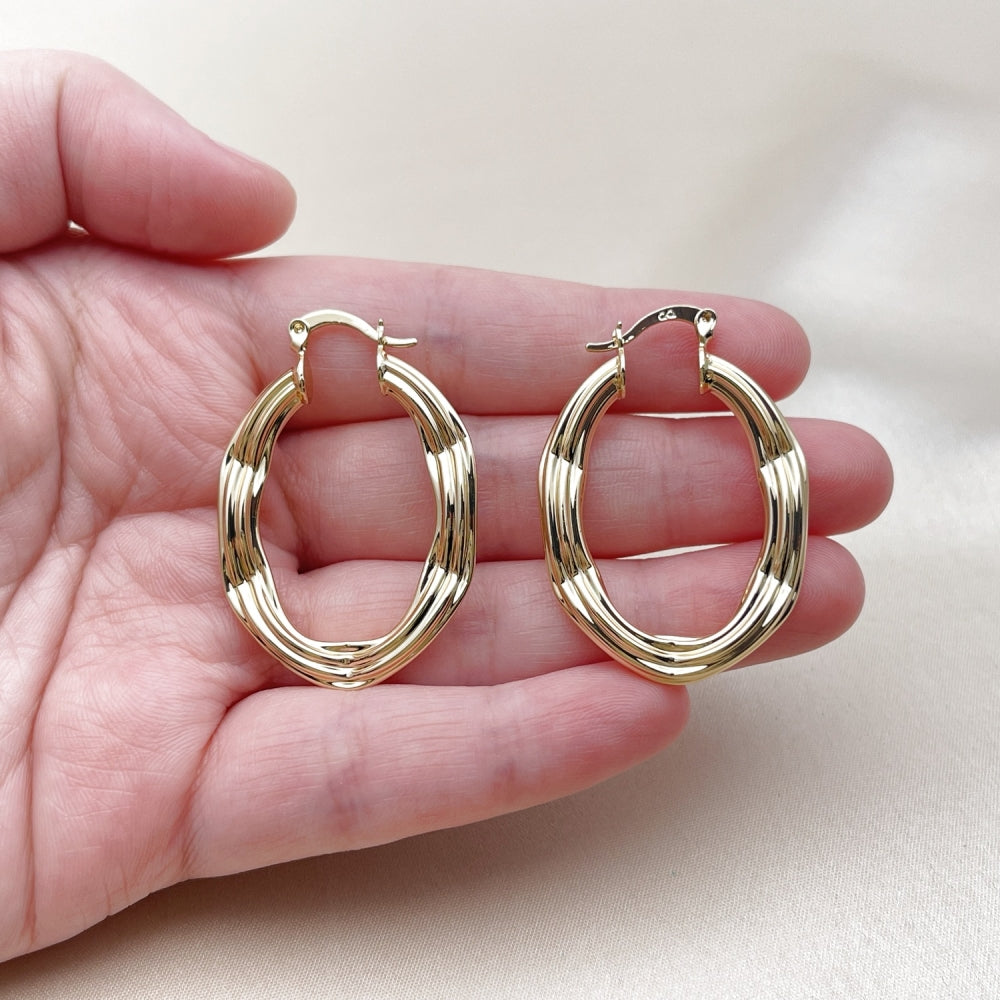 Oro Laminado Medium Hoop, Gold Filled Style Hollow Design, Polished, Golden Finish