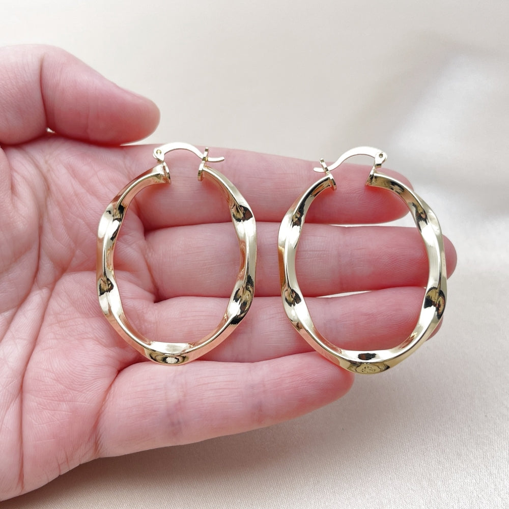 Oro Laminado Medium Hoop, Gold Filled Style Hollow Design, Polished, Golden Finish