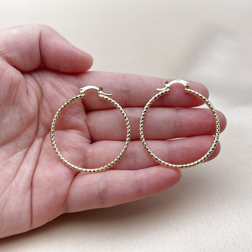 Oro Laminado Medium Hoop, Gold Filled Style Diamond Cutting Finish, Golden Finish
