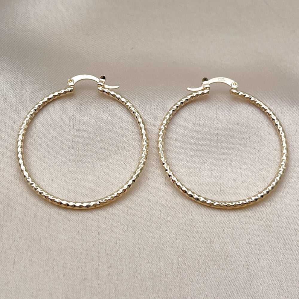 Oro Laminado Medium Hoop, Gold Filled Style Diamond Cutting Finish, Golden Finish