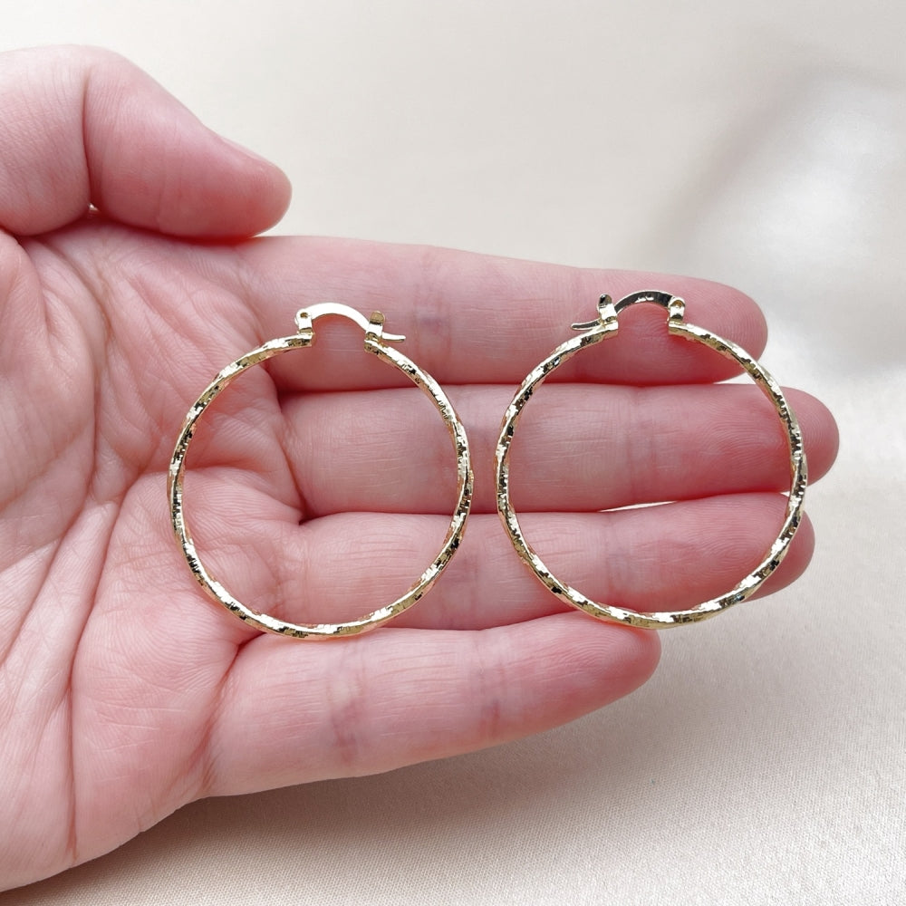 Oro Laminado Medium Hoop, Gold Filled Style Twist Design, Diamond Cutting Finish, Golden Finish