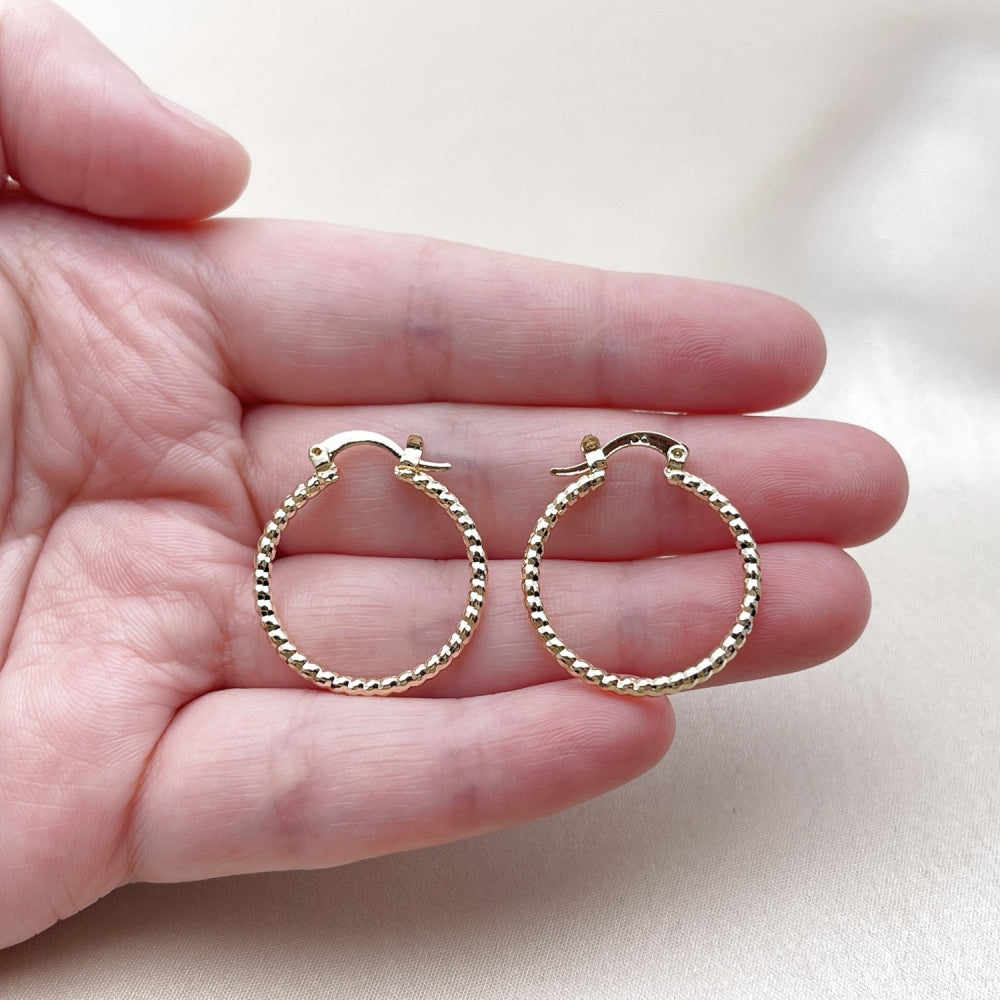 Oro Laminado Small Hoop, Gold Filled Style Diamond Cutting Finish, Golden Finish