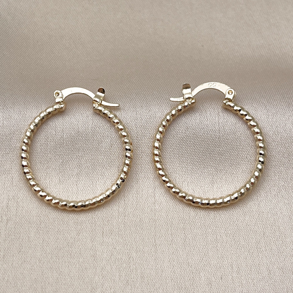 Oro Laminado Small Hoop, Gold Filled Style Diamond Cutting Finish, Golden Finish
