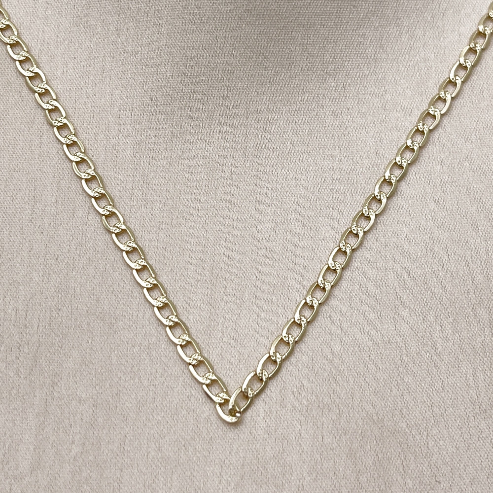 Oro Laminado Basic Necklace, Gold Filled Style Curb and Pave Cuban Design, Diamond Cutting Finish, Golden Finish