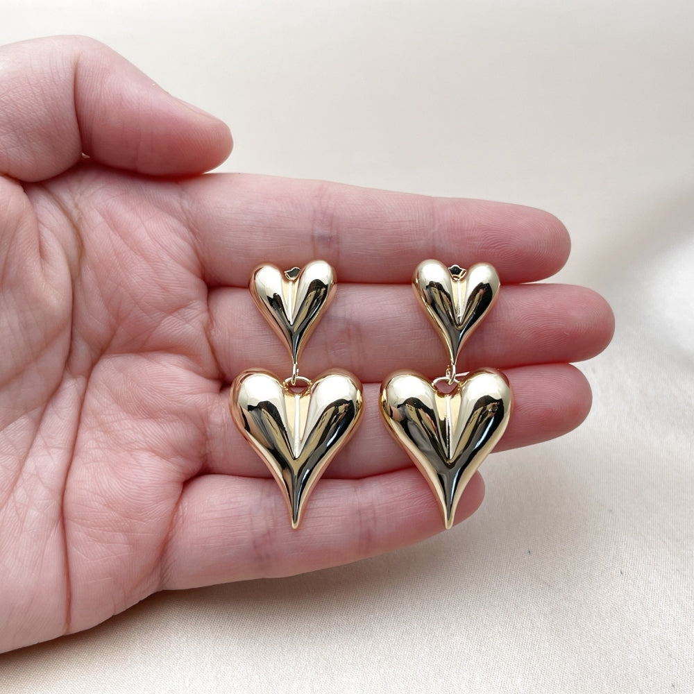 Oro Laminado Stud Earring, Gold Filled Style Heart Design, Polished, Golden Finish