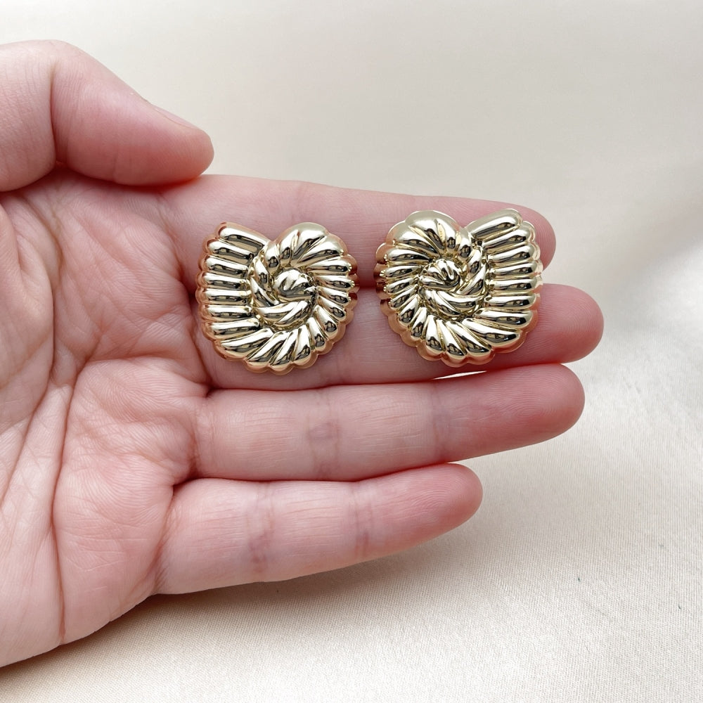Oro Laminado Stud Earring, Gold Filled Style Snail Design, Polished, Golden Finish