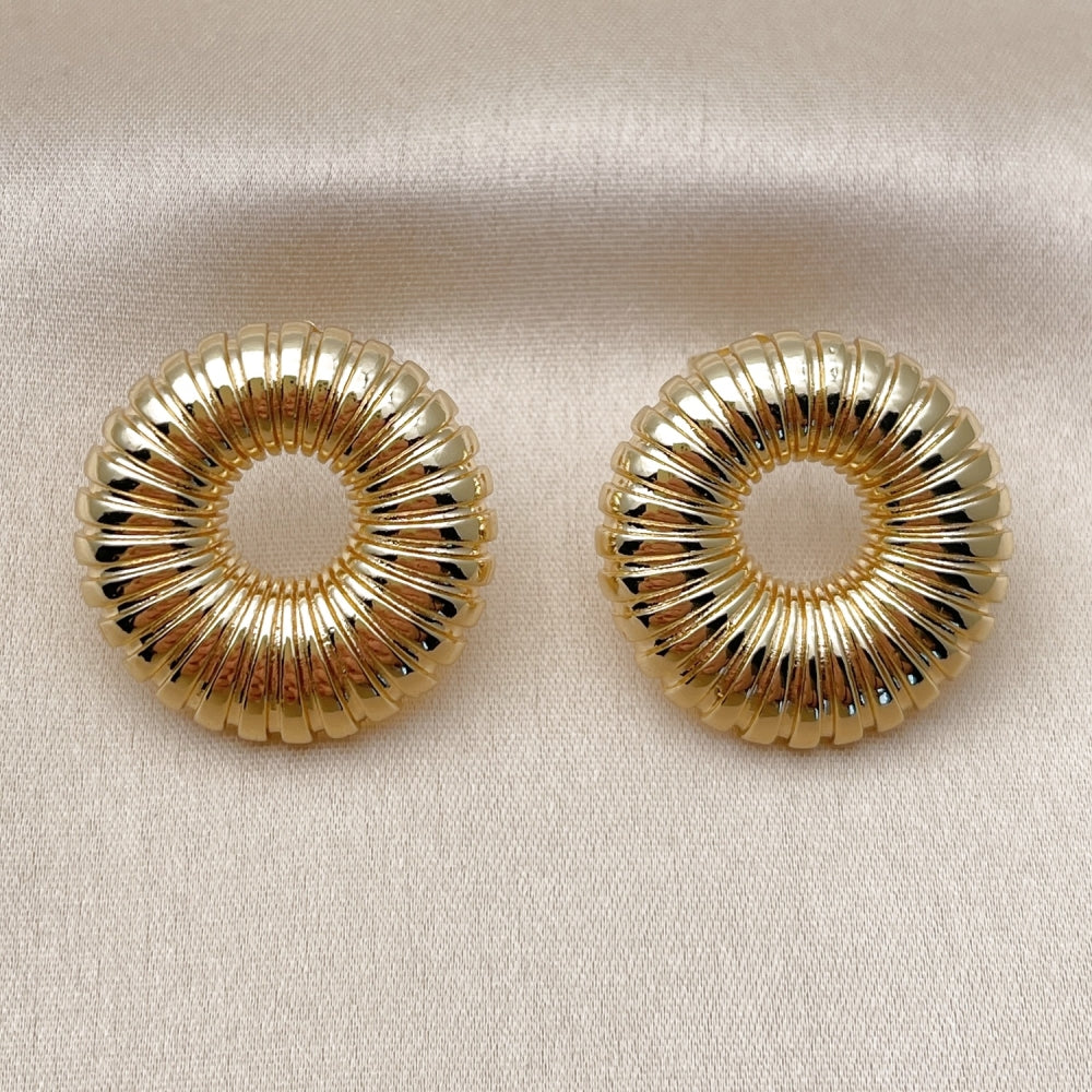 Oro Laminado Stud Earring, Gold Filled Style Polished, Golden Finish
