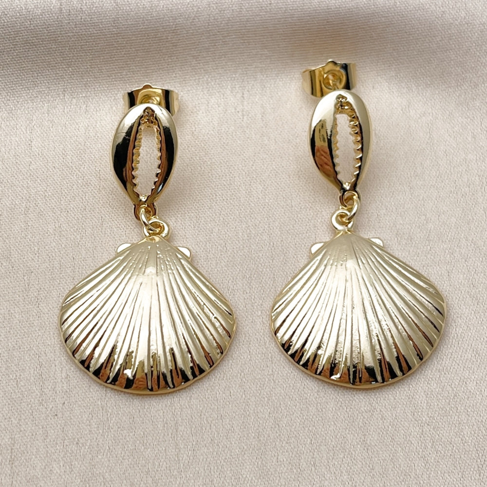 Oro Laminado Dangle Earring, Gold Filled Style Shell Design, Polished, Golden Finish