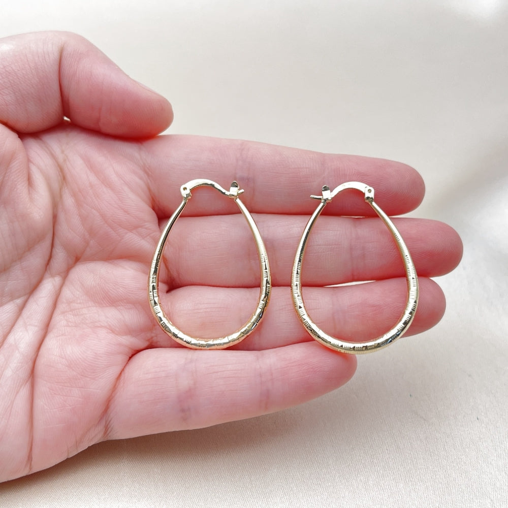 Oro Laminado Medium Hoop, Gold Filled Style Hollow Design, Diamond Cutting Finish, Golden Finish