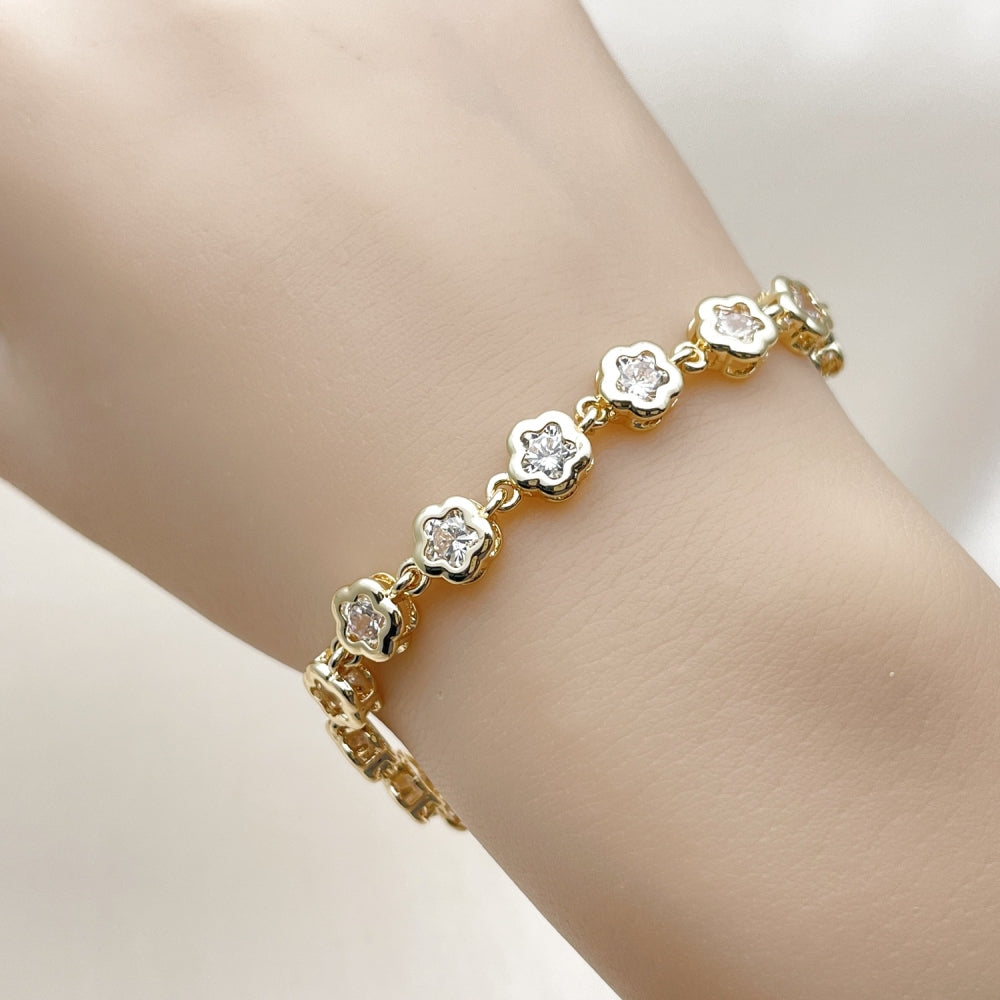 Oro Laminado Fancy Bracelet, Gold Filled Style Flower Design, with White Cubic Zirconia, Polished, Golden Finish