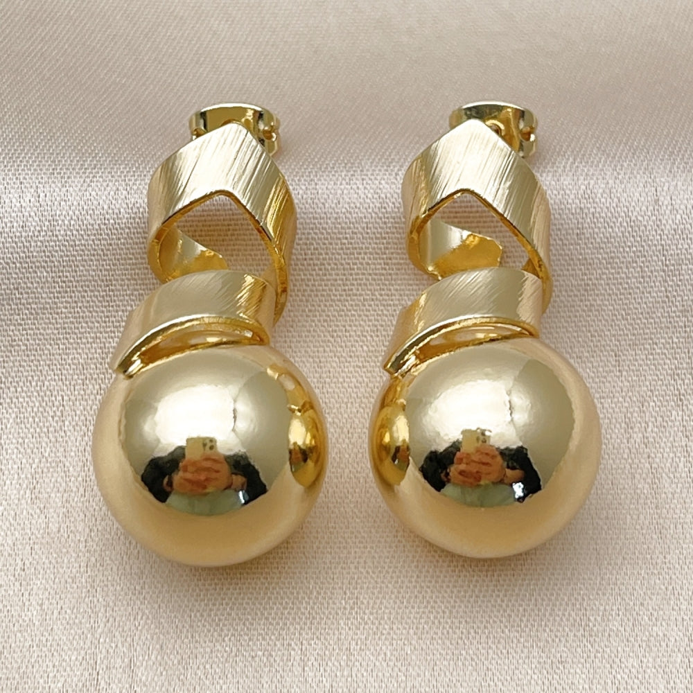 Oro Laminado Stud Earring, Gold Filled Style Ball and Hollow Design, Polished, Golden Finish
